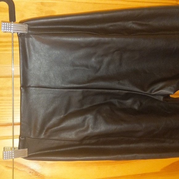 Faux Leather Leggings - Picture 4 of 4